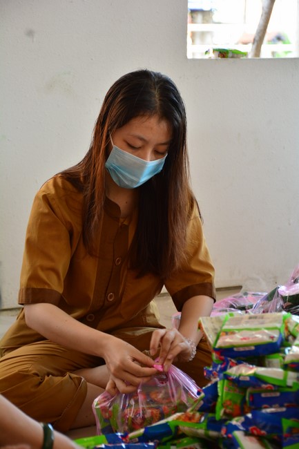 Continuing to support people in need in the Covid-19 pandemic of Hoang Phap Pagoda (series 2)